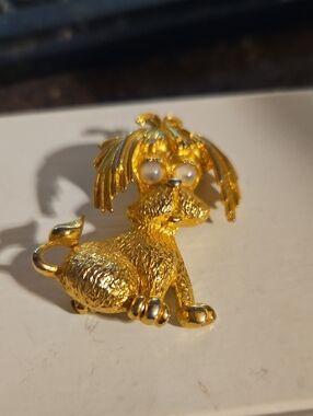Park Lane Goldtone Googly Eyed Dog Pin